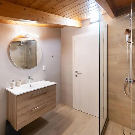 Marmel Seaside Apartment-brandnew Beachfront In Nydri (Lefkada)