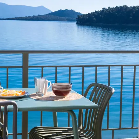 Marmel Seaside Apartment-brandnew Beachfront In Apartment *