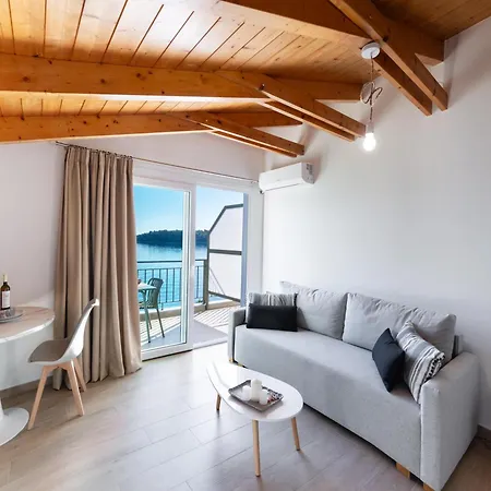 Apartament Marmel Seaside Apartment-brandnew Beachfront In Nydri (Lefkada)